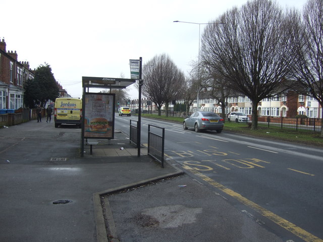 Bus stop and shelter on Spring Bank West, Hull