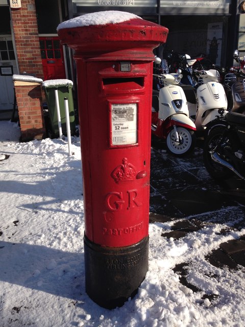 Georgian Postbox on Upper Richmond Road