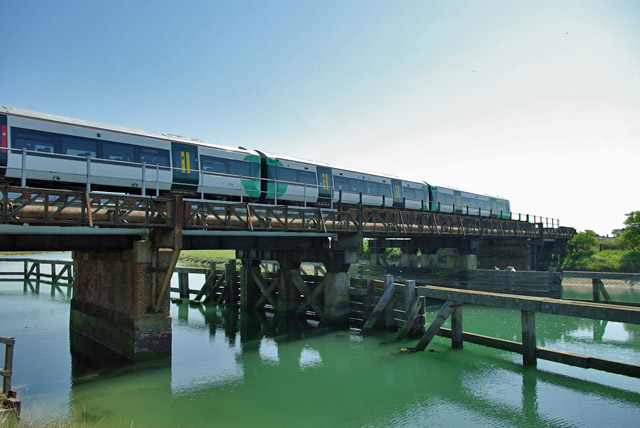 Train on Arun bridge, Ford