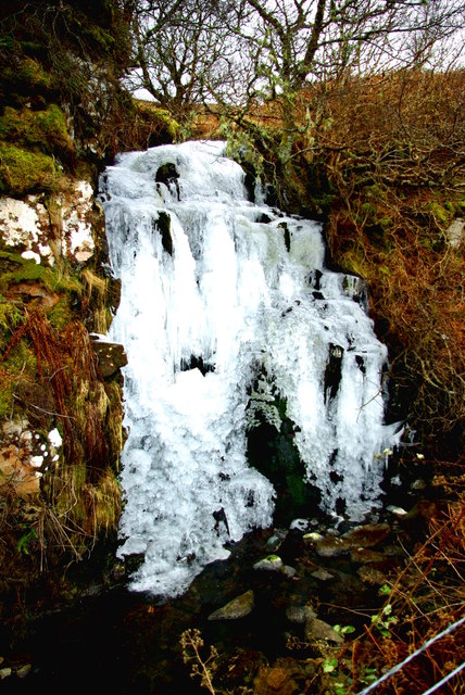 Frozen waterfall / Eas reòite