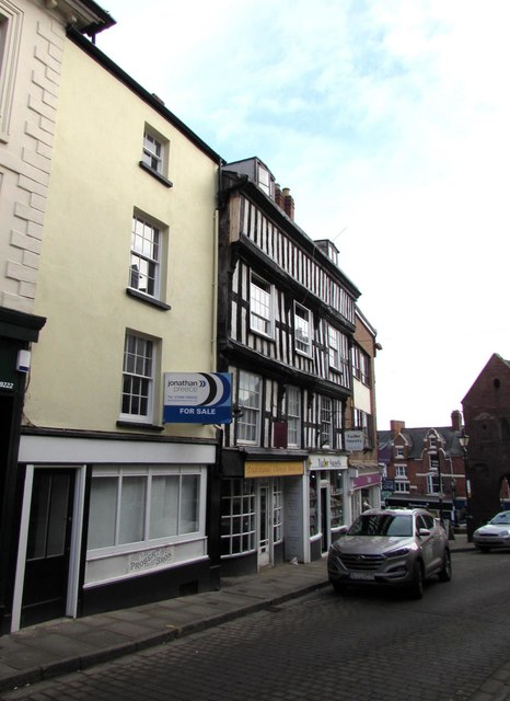 Vacant High Street shop for sale in Ross-on-Wye