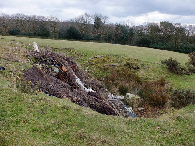 Rubbish dumped in hollow East of Yarrow Reservoir