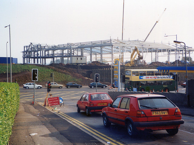 Construction of a Homebase store, Cardiff Road, Newport (1995)
