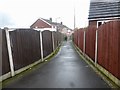 Ginnel leading to Richards Way