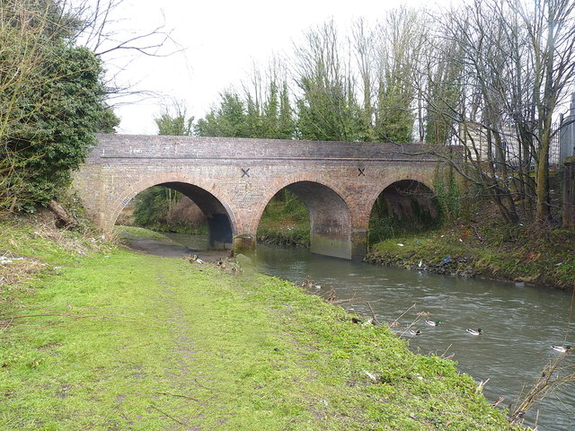 Listed bridge over the Tame