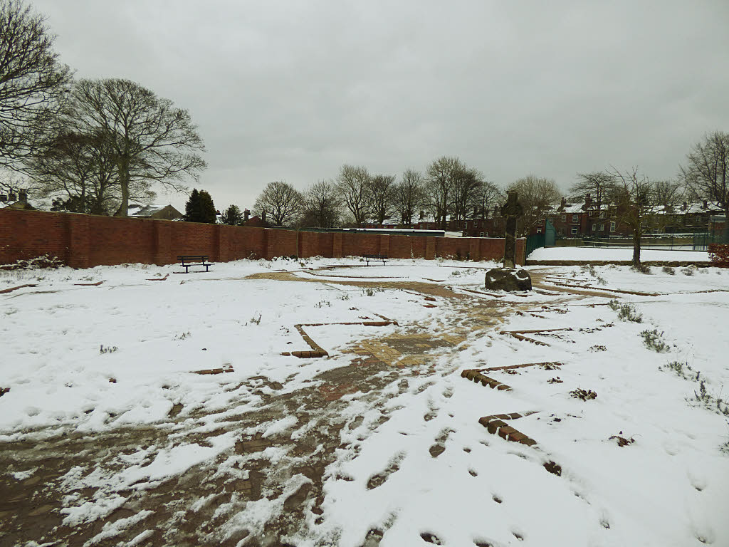 Bramley Park - flower garden in the snow © Stephen Craven cc-by-sa/2.0 ...