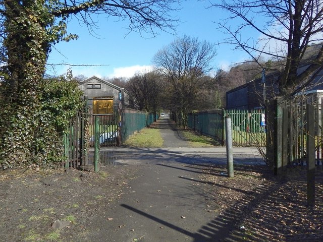 Path from the Dumbuck House Hotel