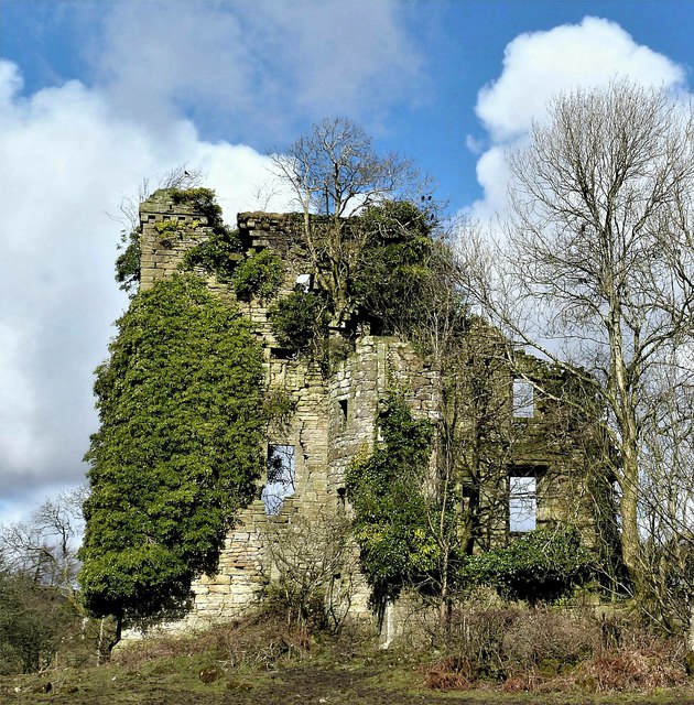 The Castle of Kilbirnie © Raibeart MacAoidh :: Geograph Britain and Ireland