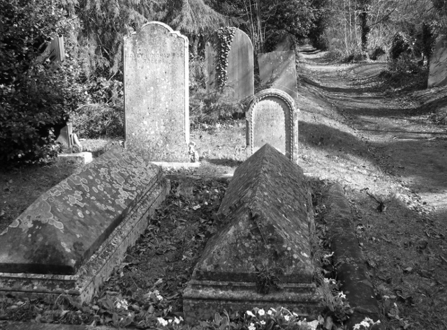 Old graves on the edge of Section 6 © Evelyn Simak :: Geograph Britain ...