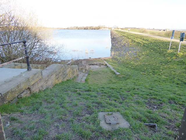 Ardsley Reservoir: slipway?