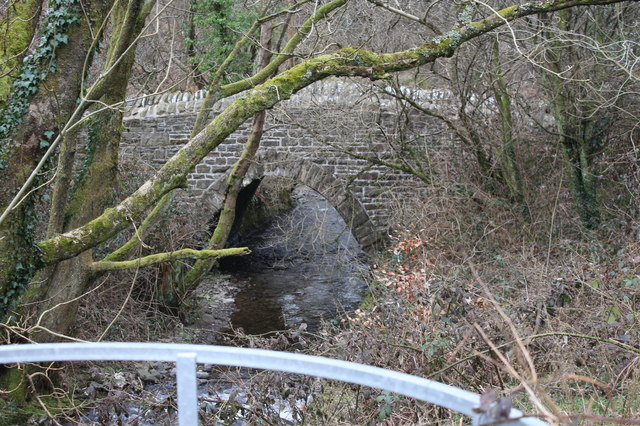 Pant-du Road crosses the Nant Cae-dudwg