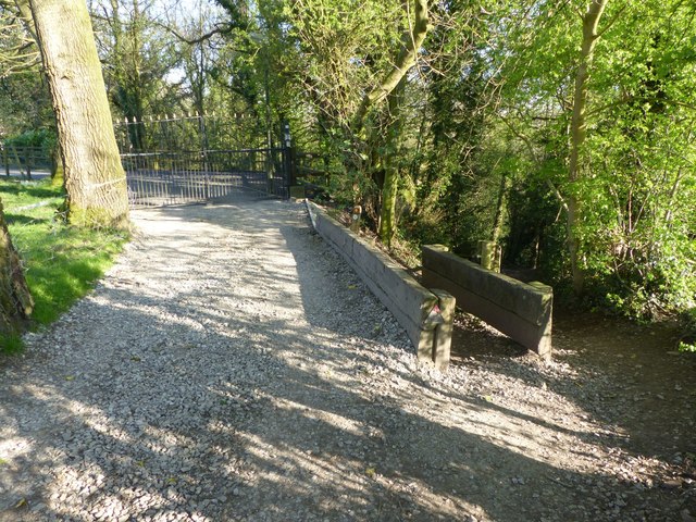Footpath to Peak Forest Canal