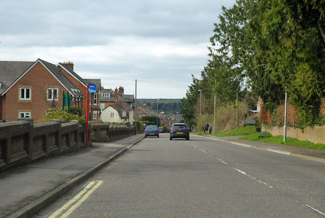 Salisbury Road Blandford Forum Robin Webster cc by sa 2.0