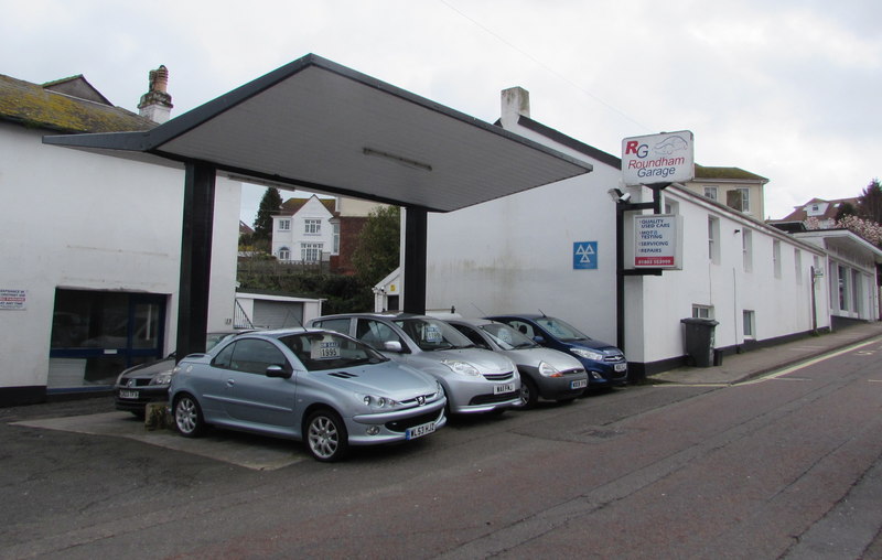 roundham-garage-cars-for-sale-in-jaggery-cc-by-sa-2-0-geograph