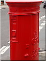 Plumstead: detail of a Type E postbox