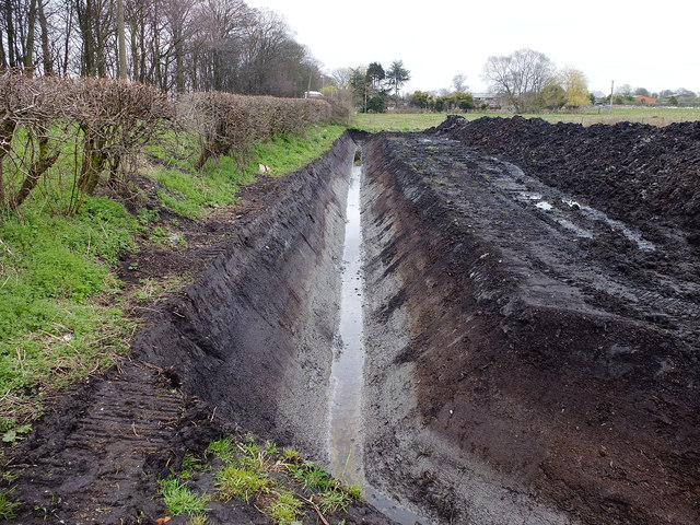 Newly cut drainage ditch at Boundary... © Gary Rogers cc-by-sa/2.0