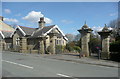 Lodge and gateway formerly belonging to The Nook, Cullingworth