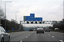 TQ0186 : South Bucks : M25 Motorway by Lewis Clarke