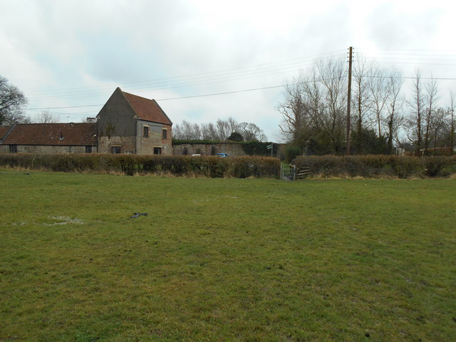 Footpath to Knoll Farm © Anthony Vosper :: Geograph Britain and Ireland