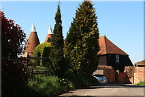 TQ8718 : Stocks Oast, Udimore Road, Udimore by Oast House Archive