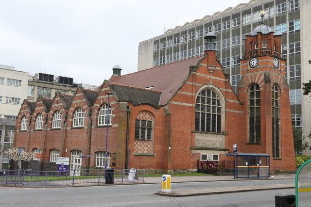 Bournville Baths © Andrew Abbott cc-by-sa/2.0 :: Geograph Britain and ...