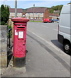ST2489 : King George VI pillarbox, Meadow Crescent, Pontymister by Jaggery