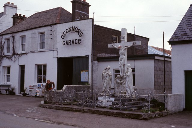 O'Connor's Garage and War of Independence memorial