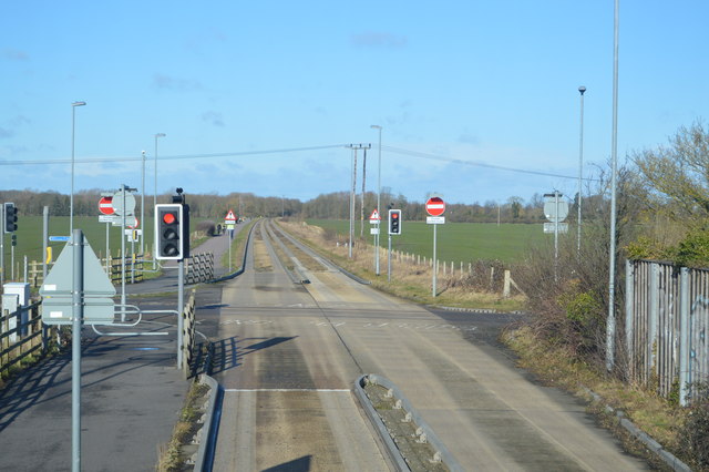 Girton Crossing, Guided Busway © N Chadwick :: Geograph Britain and Ireland