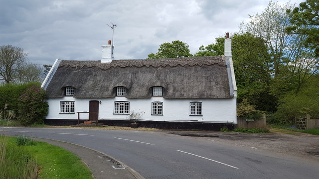 Thatched house in Woodhurst