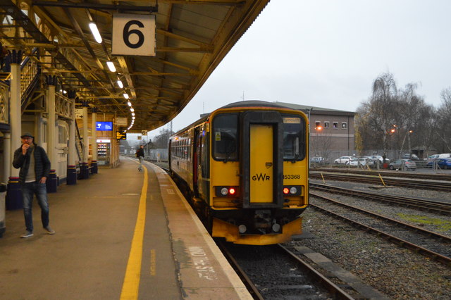 GWR train, platform 6, Exeter St Davids Station