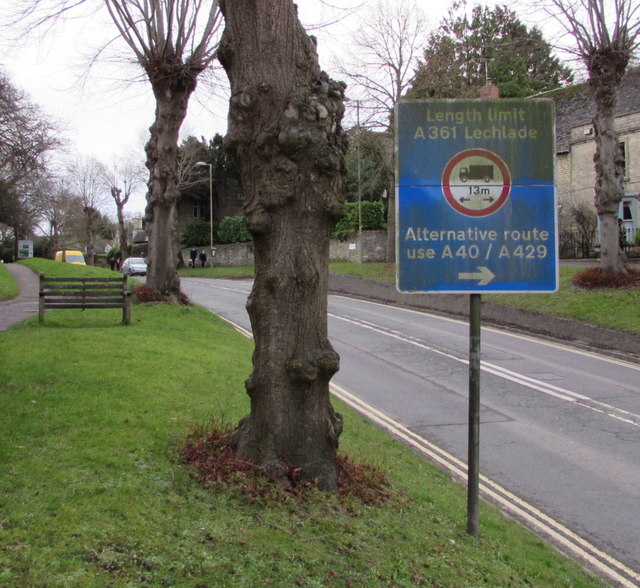 alternative-route-sign-in-burford-for-jaggery-cc-by-sa-2-0