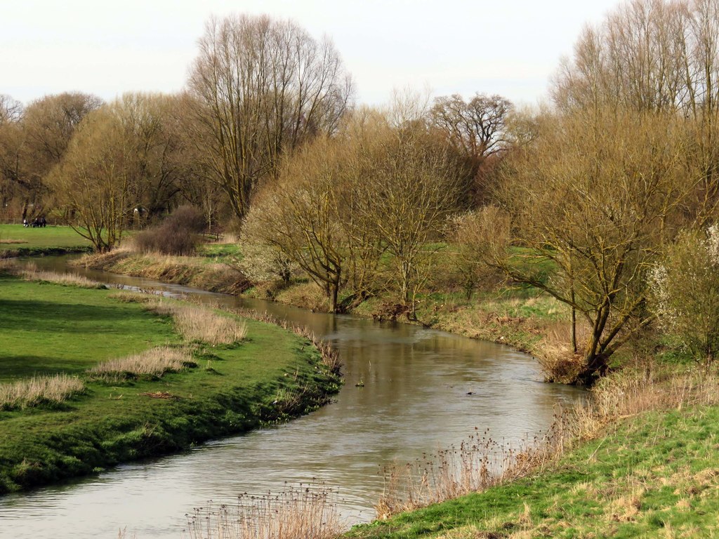 The River Ouzel in Milton Keynes © Steve Daniels cc-by-sa/2.0 ...