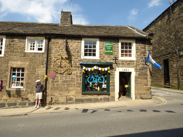 pateley-bridge-the-oldest-sweet-shop-stephen-craven-geograph