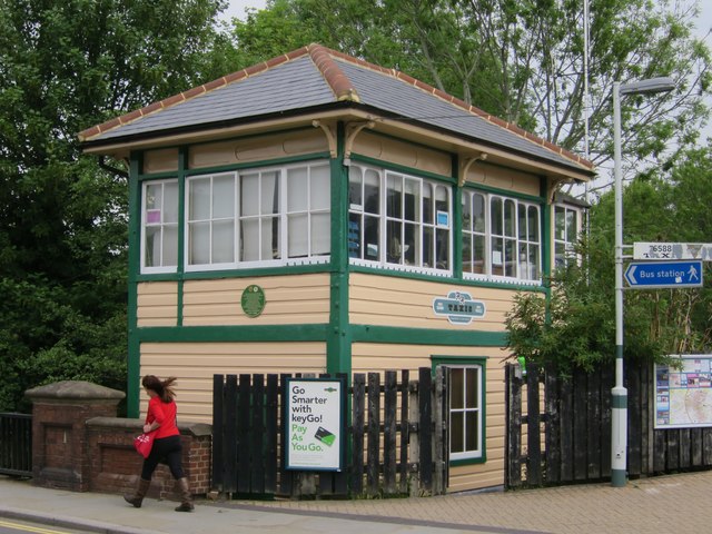 Uckfield signal box © Oast House Archive cc-by-sa/2.0 :: Geograph ...