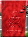 George VI postbox, New Road / Carrick Gardens - royal cipher