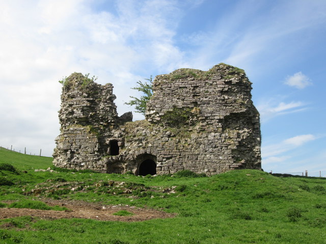 Lammerside Castle © John Slater :: Geograph Britain and Ireland