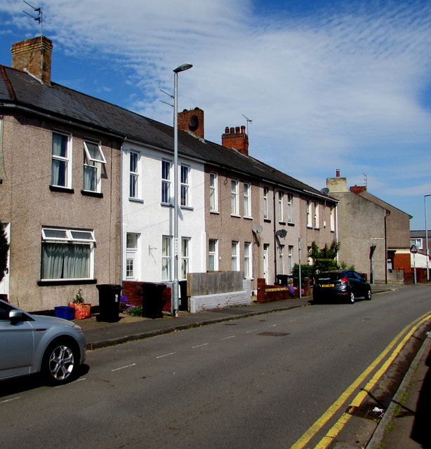 Row of houses, Duckpool Road, Newport