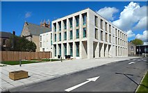 NS3975 : New Council Offices, Dumbarton by Lairich Rig
