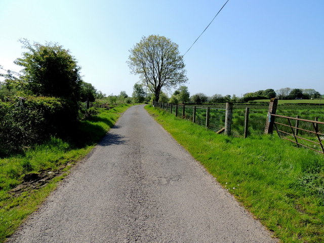 Farburn Road, Lisnaharney © Kenneth Allen cc-by-sa/2.0 :: Geograph Ireland