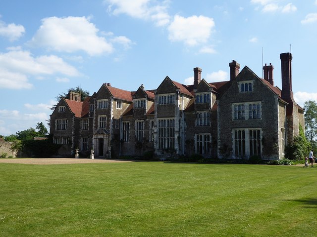 Loseley House - Northern façade © Rob Farrow :: Geograph Britain and ...