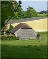 Old farm out-building, Woolgars Farm