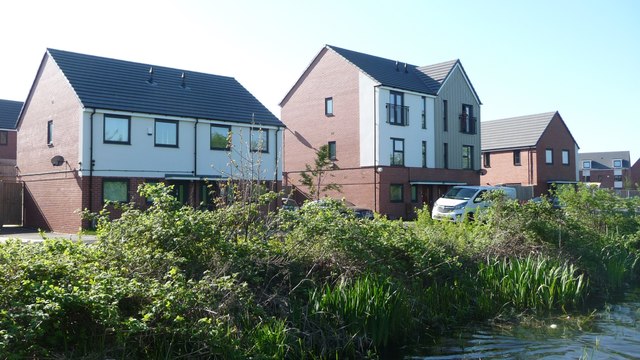Canalside homes on Oystercatcher Grove, Harden