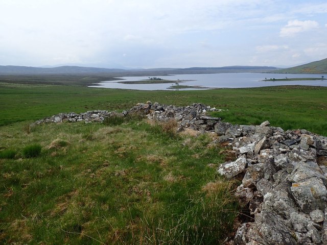 Disused Sheep Shelter near Loch Loyal