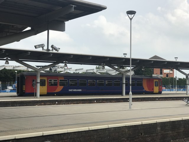 Single-car DMU at Derby station