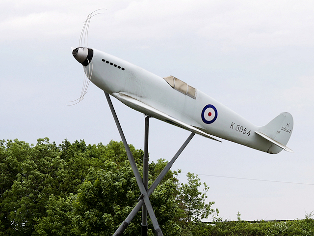 Spitfire Sculpture, Southampton Airport © David Dixon :: Geograph ...