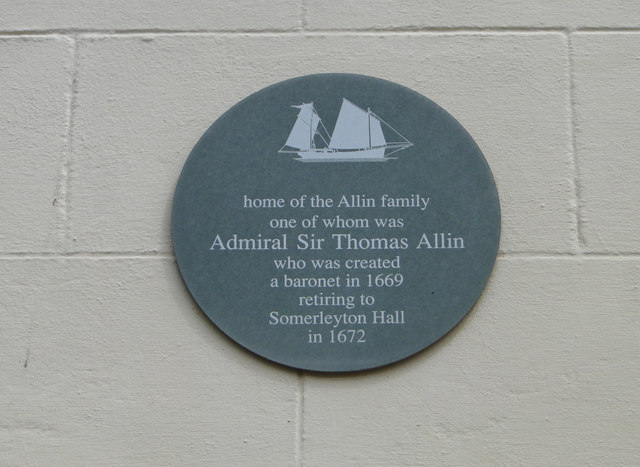 Grey Plaque on a modest property in Lowestoft High Street