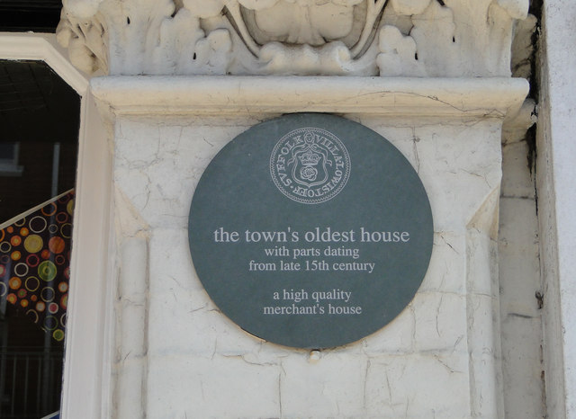Plaque indicating Lowestoft's oldest house