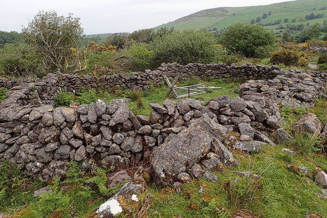 sheep-fold-by-the-gaddagh-river-mick-garratt-cc-by-sa-2-0-geograph