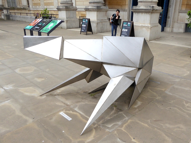 Stainless steel sculpture outside the Ashmolean