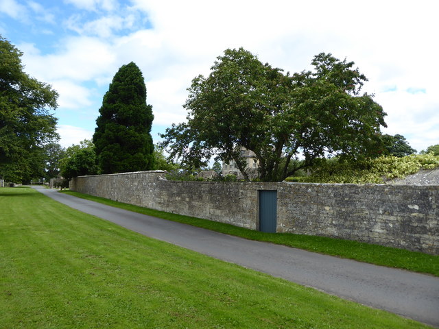 Garden wall, Nether Lypiatt Manor